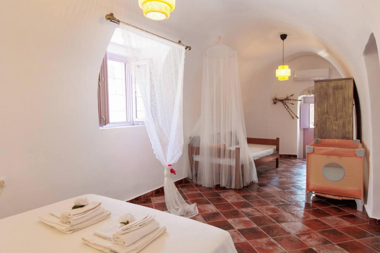 Iliana'S House - Spacious Cave House In The Center Of Areopolis Bagian luar foto
