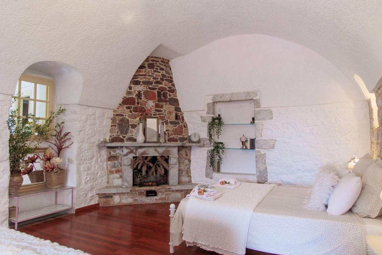Iliana'S House - Spacious Cave House In The Center Of Areopolis Bagian luar foto
