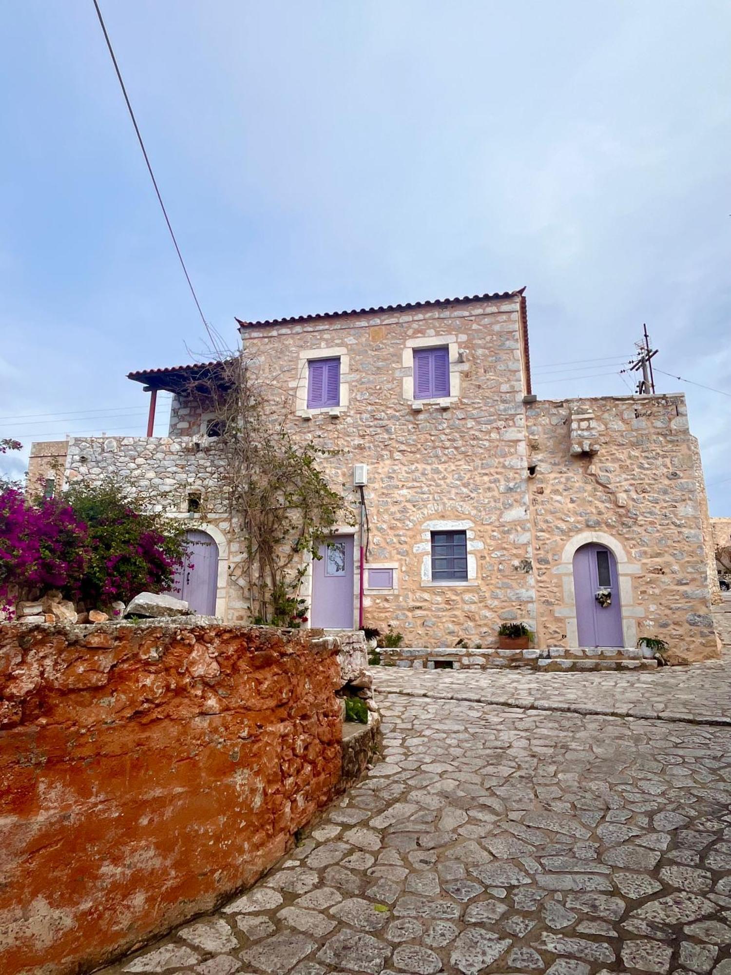 Iliana'S House - Spacious Cave House In The Center Of Areopolis Bagian luar foto